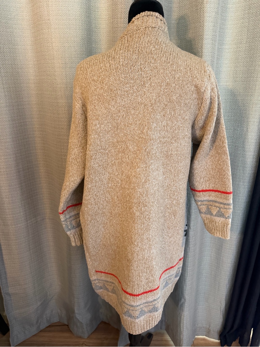 POL Beige & Gray Patterned Long Cardigan with Red Accents - Picture 5 of 8